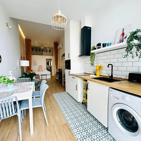 Beautiful Flat Next The * فالنسيا