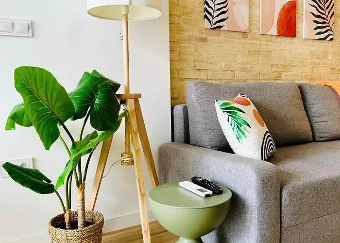 Beautiful Flat Next The شقة