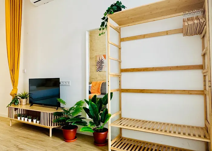 Beautiful Flat Next The شقة *