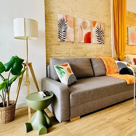Beautiful Flat Next The Валенсия